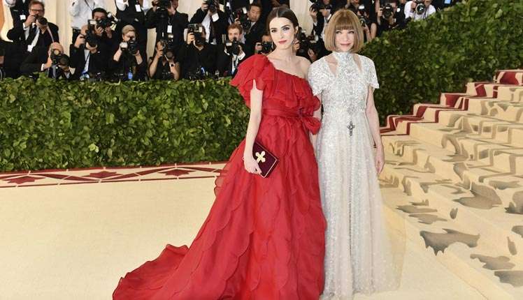 Bee Shaffer(left) and co-chair Anna Wintour at the event